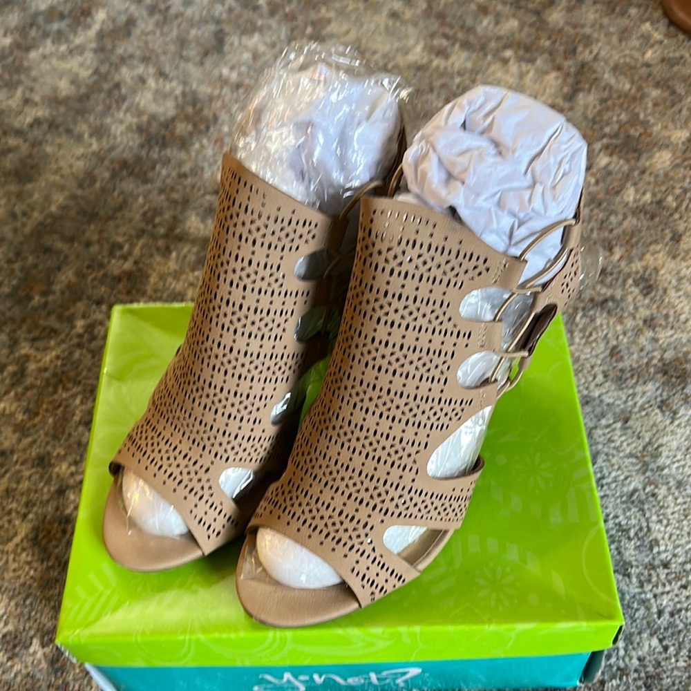 Stylish Tan Peep-Toe Heels